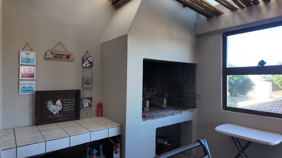 3 Bedroom Property for Sale in Stilbaai Wes Western Cape